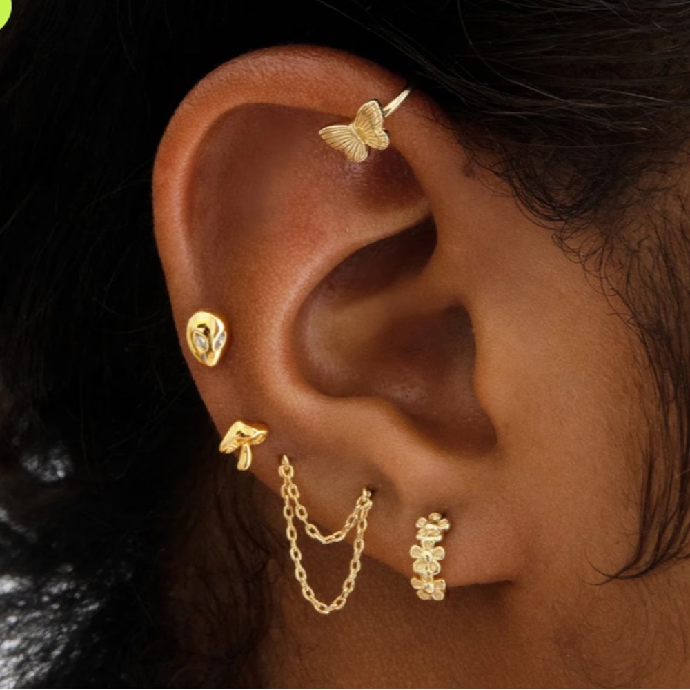Double Chain Connector Earring in Gold